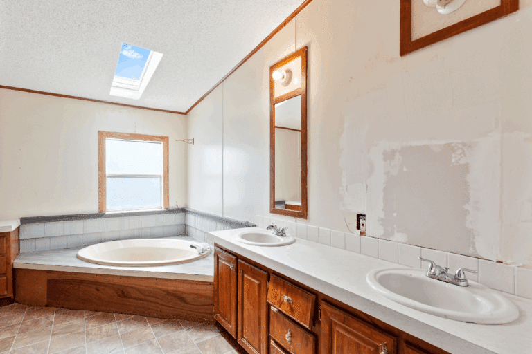 Luxury portable Bathrooms